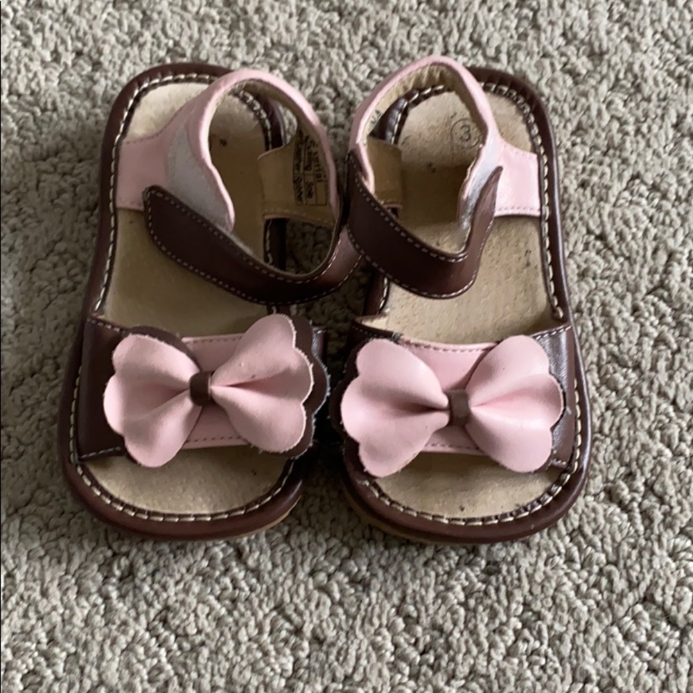 Size 3 toddler squeaky shoes